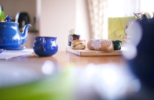 Kinallen Cottage | Luxury 5 Star Self Catering Accommodation In Historic Gate lodge with WI-FI.