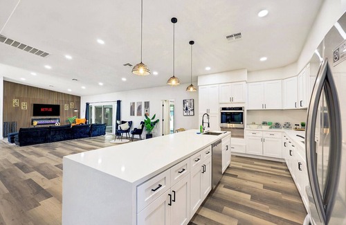 Desert Hills Villa | LUXURY 5 STARS! 7BR Private Pickleball NEW remodeling!