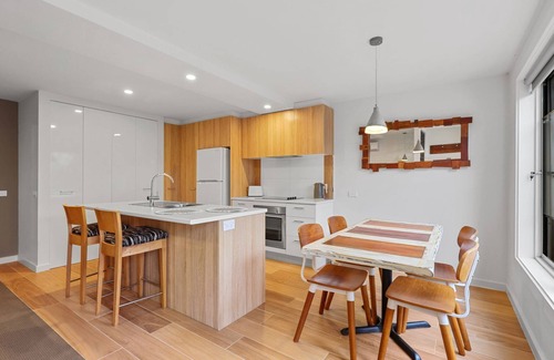 Merrijig House | Luxury 5BR Mountain Home - Mt Buller Views