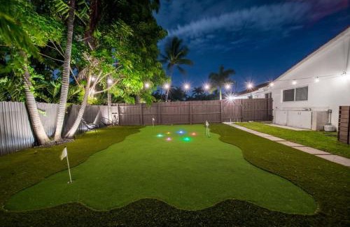 Golden Glades Villa | Luxury 7BR Villa Vizcaya Pool Sauna Gym Golf