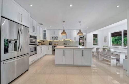 Golden Glades Villa | Luxury 7BR Villa Vizcaya Heated Pool Sauna Gym