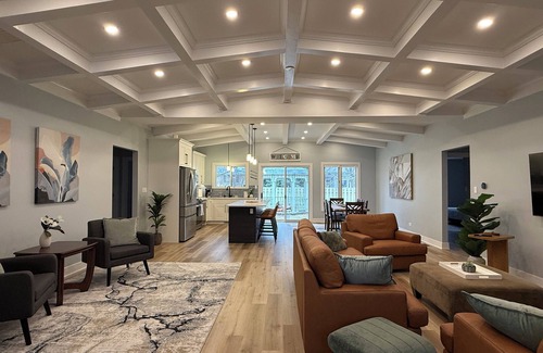 Darien House | Luxury and Cozy Family Home