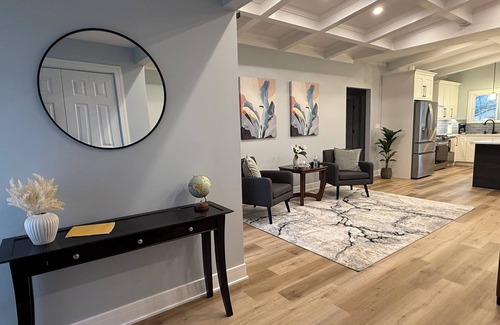 Darien House | Luxury and Cozy Family Home
