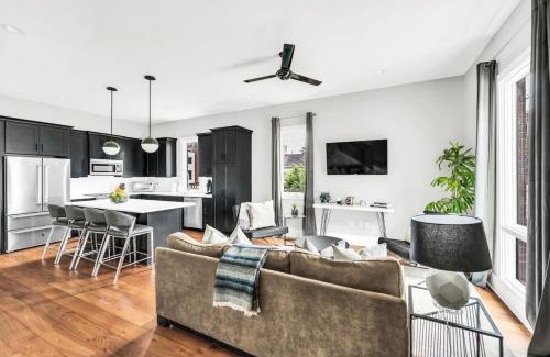 Germantown House | Luxury and Spacious Home with Private Garage and Fire Pit