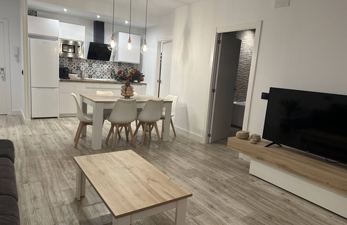Burguillos de Toledo Apartment | Luxury apartment with private pool and hot tub in the bedroom