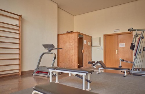 Penya-roja Apartment | Luxury apartment 6 people Gym Pool great location
