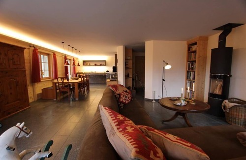 Rougemont Apartment | Luxury Apartment 'Chalet Solidage' with Mountain View