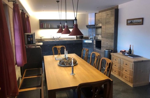 Rougemont Apartment | Luxury Apartment 'Chalet Solidage' with Mountain View