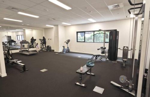 Doncaster Apartment | Luxury apartment in Mel east with special kids bed