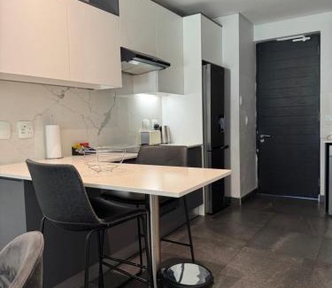 Sandown Apartment | Luxury Apartment in Sandton cross