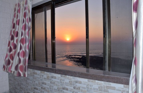 Malabar Hill Apartment | Luxury Apartment on The Arabian Sea in South Mumbai
