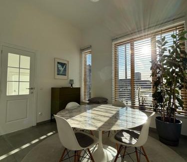 De Kaaien Apartment | Luxury apartment, private terrace & FREE PARKING