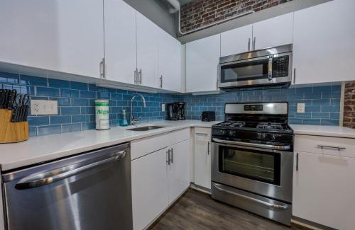 Downtown Boston Apartment | Luxury at 3br 2ba 200mbps Internet