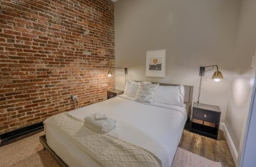 Downtown Boston Apartment | Luxury at 3br 2ba 200mbps Internet