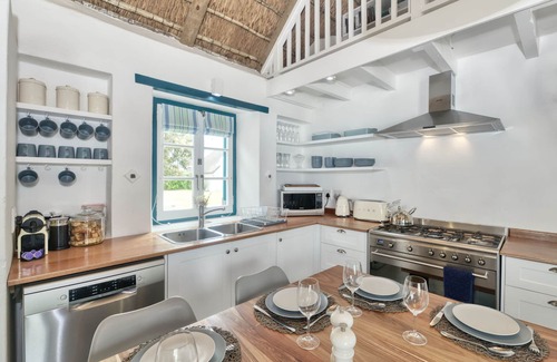 Struisbaai House | Luxury Beach Home | Games room & Braai | Pet friendly
