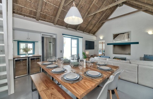 Struisbaai House | Luxury Beach Home | Games room & Braai | Pet friendly