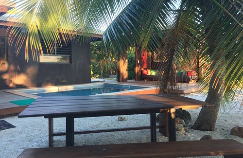 Temae House | Luxury Beach House Pool & Beach