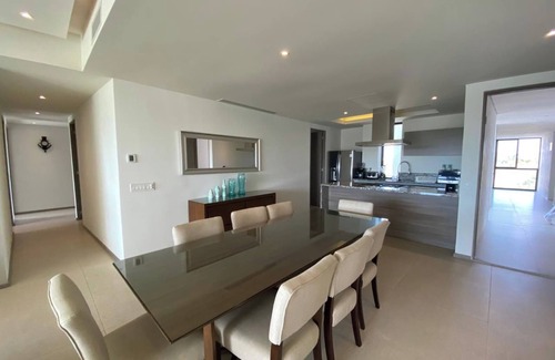 Playa Diamante Apartment | Luxury Beachfront Apartment in Acapulco Diamante - Unforgettable Stay!n