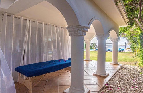 Sosua Villa | Luxury beachfront complex: 2 villas, pools, billiard, table tennis, volley!