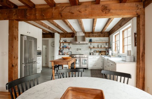 North Egremont House | Luxury Berkshire Retreat with Pool and Hot Tub and Sleeps 18