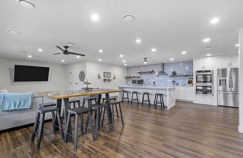 Nemo House | Luxury Brazos River Retreat