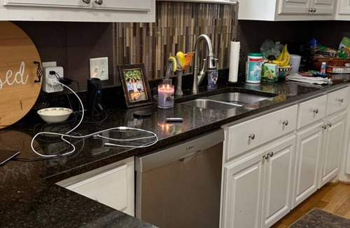 Rosewood House | Luxury Bungalow within central Rosewood w/hot tub. Family-friendly!
