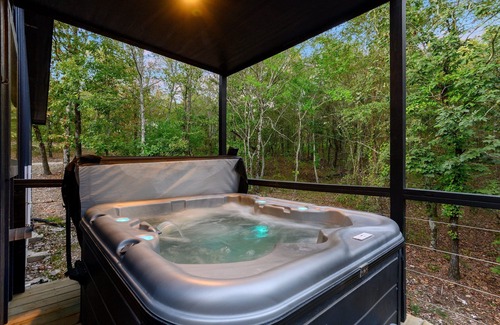Hochatown Cabin | Luxury Cabin | Hot Tub Fire Pit Pet Friendly