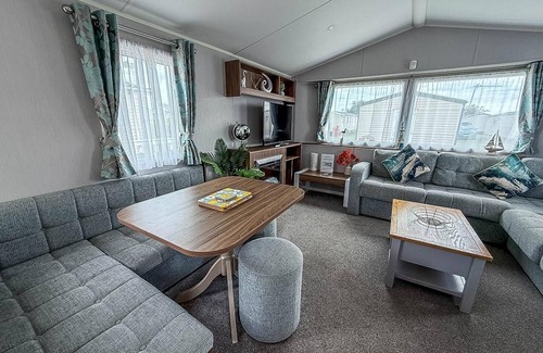 Mablethorpe House | Luxury caravan with decking and WiFi at Haven Golden Sands ref 63069RC