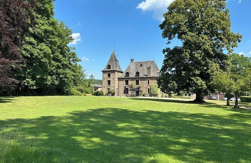 Trois-Ponts House | Luxury castle with swimming pool and sauna