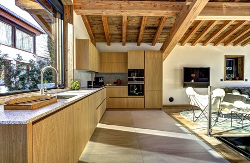 Le Lavancher Ski Chalet | Luxury Chalet in Hamlet with Beautiful Views