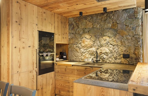 Ronchi Valsugana Apartment | Luxury Chalet Giulia with Mountain View and Panoramic Terrace