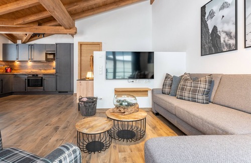 Lengdorf Ski Chalet | Luxury chalet with sauna and ski storage