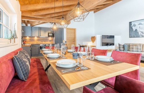 Lengdorf Ski Chalet | Luxury chalet with sauna and ski storage