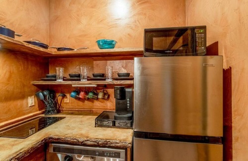 Virgin RV Rental | Luxury Cliff Dwelling Perfect For Families W/2 QB