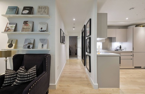 Kennington Apartment | Luxury Collection- Designer 2 Bedroom Apartment - Superhost Status
