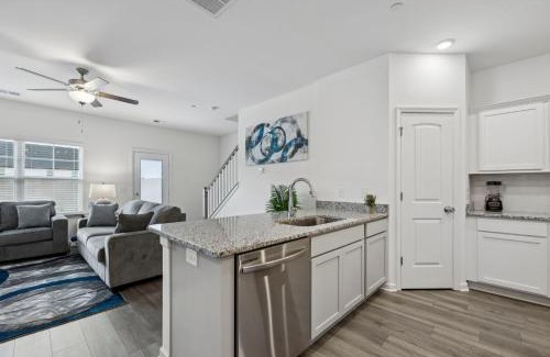 Spring Hill House | Luxury Comfortable 3br Home!