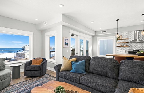Canal Park Condo | Luxury Condo w/Beach Access | Dragestil 713-3