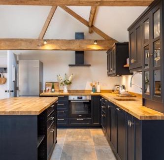 Swindon House | Luxury converted Barn, rural seclusion at foot of The Ridgeway, dog friendly