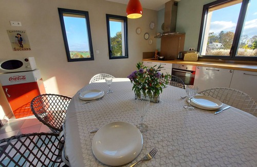 Menil Cottage | Luxury cottage with spa and private fishing pond