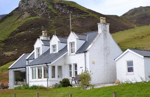 Digg Cottage | Luxury croft house with stunning views in a peaceful setting