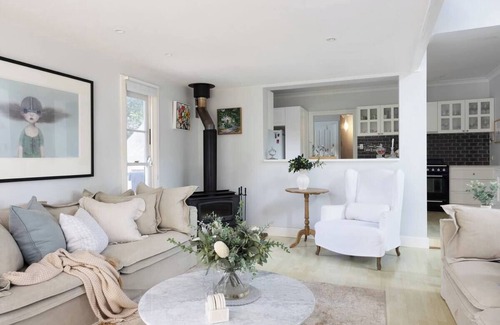 Witta House | Luxury Designer Country Cottage Escape