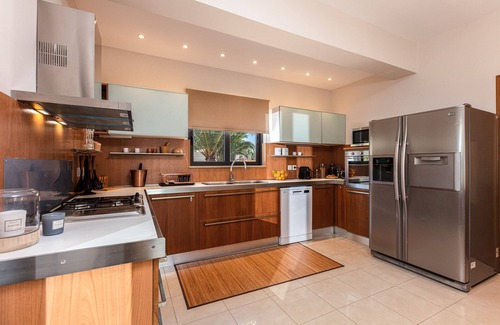 Akrotiri Villa | Luxury Ensuite Villa Overlooking Souda Bay
