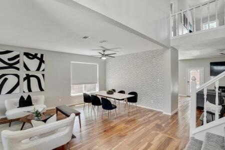 Flower Mound House | Luxury Escape Home with pool spa game room