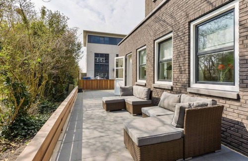 Aalsmeer House | Luxury Family Residence Schinkeldijkje (Family of 4 or 1 couple 25+)