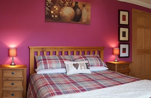 Fearn Cottage | Luxury Fisherman's Cottage in quiet Highland Village Location.
