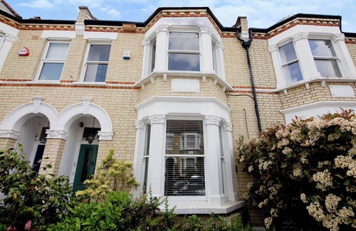 Fortune Green Apartment | Luxury flat with stunning roof terrace, Camden, London