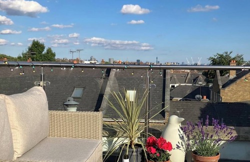 Fortune Green Apartment | Luxury flat with stunning roof terrace, Camden, London