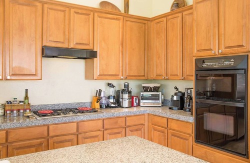 Talon Retreat House | Luxury Gated Two full Masters Best Location, Luxury-Two full Master-Best Locatio