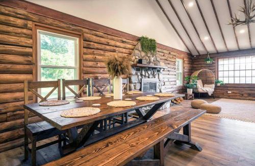 Richmondville House | Luxury Getaway Cabin, Hot Tub, Sauna and More!
