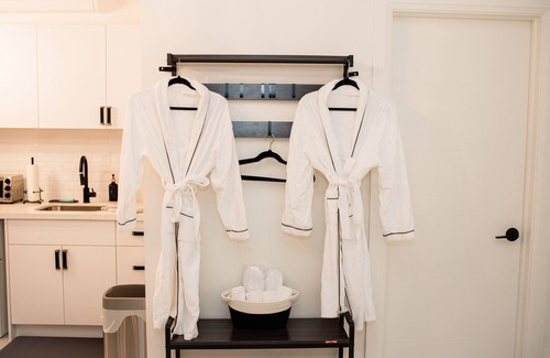Pickering Apartment | Luxury Guest Suite, Pickering, ON